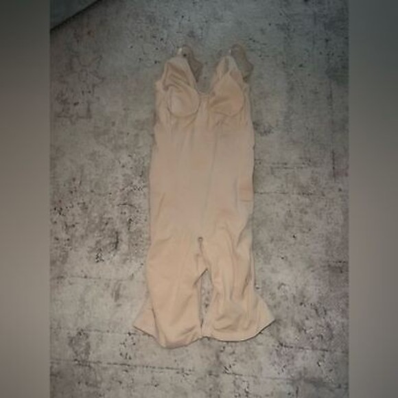 SKIMS Other - Skims Sculpting Bodysuit With Shorts M - Skims Bodysuit - Medium SKIMS Shapewear